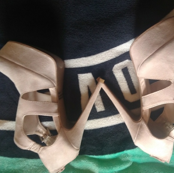 Cute heals - Picture 2 of 4